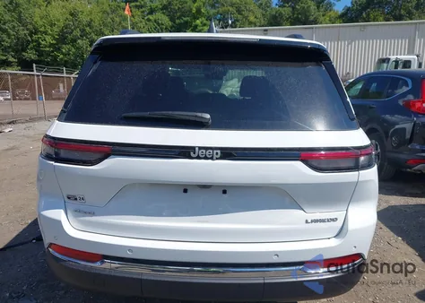 2025 Jeep Grand Cherokee Laredo X 4X4 из США, поврежденный, VIN 1C4RJHAG2SC294792